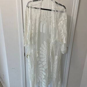 White Long Lacey Shell